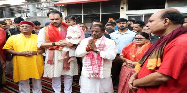 राज्यपाल लक्ष्मण प्रसाद आचार्य ने की मां कामाख्या की पूजा-अर्चना