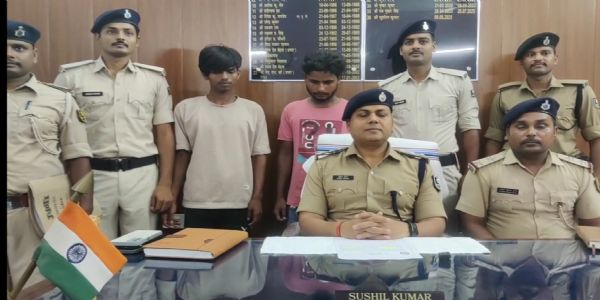 दो कारोबारी स्मैक के साथ गिरफ्तार, स्कॉर्पियो और बाइक जब्त