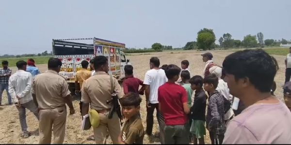 प्रेम प्रसंग के चलते भाई ने गला दबाकर की बहन की हत्या, शव को कुएं में फेंका