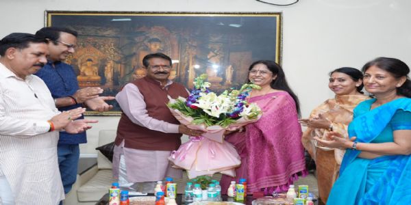 हर्ष मल्होत्रा ने शहीद राजगुरु कॉलेज ऑफ एप्लाइड साइंस की प्राध्यापिका से की भेंट, प्रधानमंत्री की 12 साल की उपलब्धियों पर चर्चा