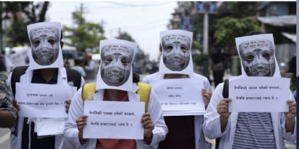 काठमांडू में चिकित्सकों का प्रदर्शन