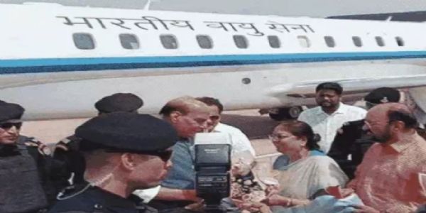 आगरा पहुंचे राजनाथ सिंह