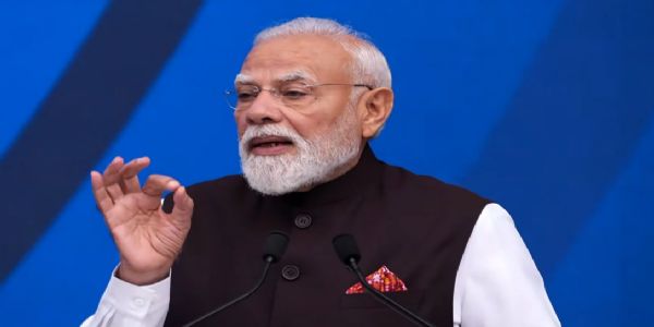 कार्यक्रम को संबोधित करते प्रधानमंत्री