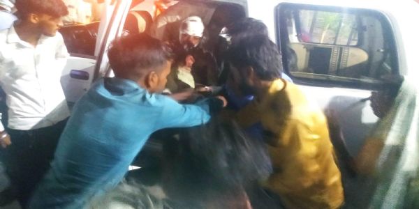 राजगढ़ःदो बाइकों की आमने-सामने भिड़ंत, पति-पत्नी सहित छह घायल