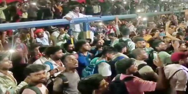 पाटलिपुत्र रेलवे स्टेशन पर उपद्रव के बाद छह लोग गिरफ्तार, 500 अज्ञात लोगों के खिलाफ एफआईआर