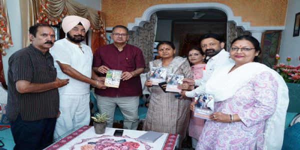 भाजपा के विशेष जनसंपर्क अभियान के तहत प्रवास पर निकले कैबिनेट मंत्री जोशी