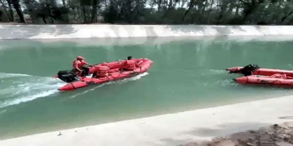 फतेहाबाद : नहर में डूबे पंजाब के हेल्थ सुपरवाइजर की तलाश में उतरी एनडीआरएफ