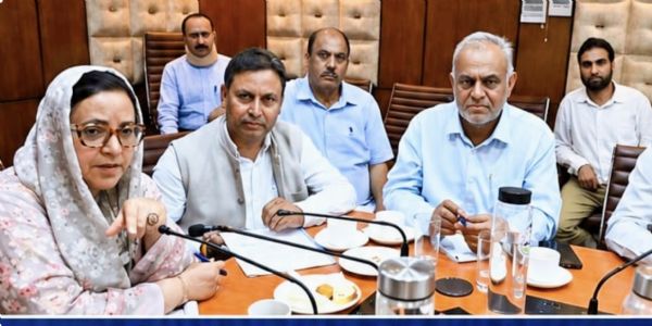 स्वास्थ्य कर्मचारियों के हितों की आवाज-डॉ. भारत भूषण ने मंत्री सकीना इटू से की अहम मुलाकात