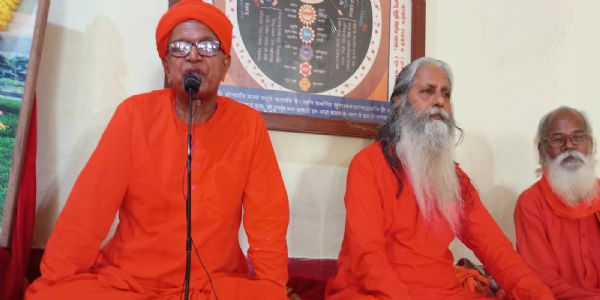 संत भाषा, जाति, संप्रदाय का भेद नहीं मानते : स्वामी प्रमोद