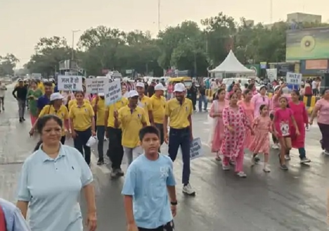 इंदौर में आयोजित ‘मिनी थान’ दौड़