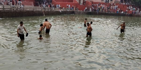 जींद: सोमवती अमावस्या पर पिंडतारक तीर्थ में उमड़ा श्रद्धा का सैलाब, हजारों ने किया पिंडदान