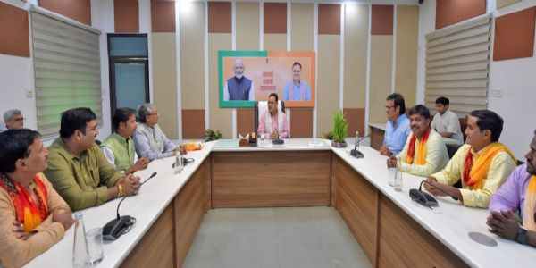 पश्चिम बंगाल में भाजपा की जीत कार्यकर्ताओं के समर्पण का परिणाम : मुख्यमंत्री