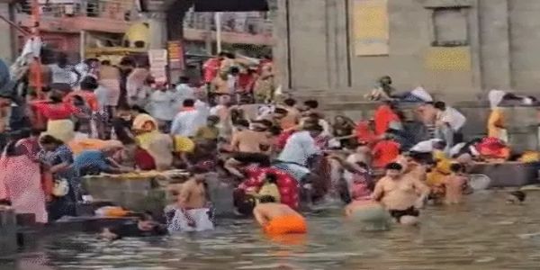 मप्र: महासंयोग में आस्था का महापर्व, सोमवती अमावस्या पर उज्जैन से चित्रकूट तक उमड़ा श्रद्धा का सैलाब