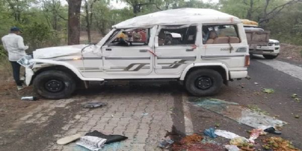 मप्र के नर्मदापुरम में तेज रफ्तार बोलेरो पलटी, पांच लोगों की मौत