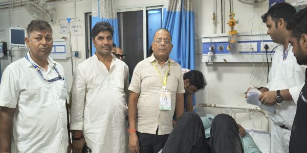 सीवान में बड़ा हादसा टला: करंट की चपेट में आए दर्जनभर लोग