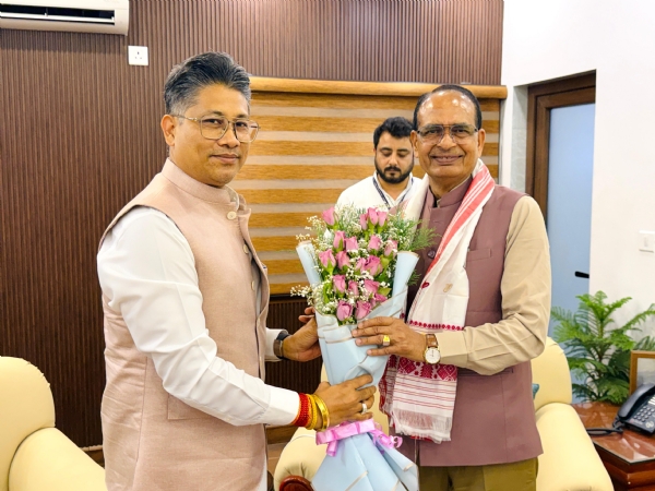 Assam Minister for Irrigation, Agriculture and Parliamentary Affairs Pijush Hazarika on Tuesday in a meetings with Union Union Agriculture Shivraj Singh Chouhan.. Assam Minister for Irrigation, Agriculture and Parliamentary Affairs Pijush Hazarika on Tuesday in a meetings with Union Union Agriculture Shivraj Singh Chouhan..