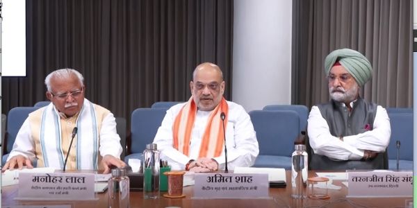 केंद्रीय गृह एवं सहकारिता मंत्री अमित शाह मंगलवार को एक उच्चस्तरीय बैठक की अध्यक्षता करते हुए केंद्रीय गृह एवं सहकारिता मंत्री अमित शाह मंगलवार को एक उच्चस्तरीय बैठक की अध्यक्षता करते हुए