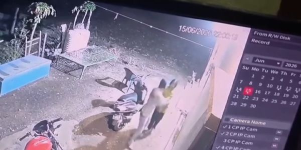 सागर में दुस्साहस: चाकू की नोक पर घर से युवती का अपहरण, बचाने आई मां पर हमला