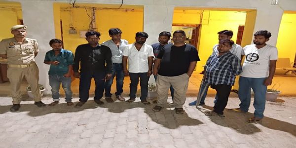 औरैया में जुए की फड़ पर पुलिस का छापा, 9 जुआरी गिरफ्तार