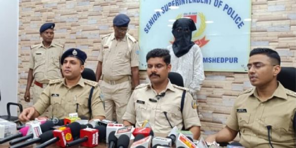 (अपडेट) पुलिस पर फायरिंग करने वाला चेन स्नैचर मुठभेड़ में घायल, दो अपराधी गिरफ्तार