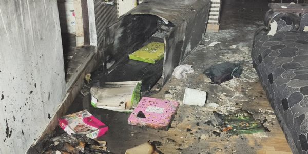 फ्रिज में शॉर्ट सर्किट से लगी आग, दिल्ली पुलिस ने 12 लोगों को सुरक्षित निकाला
