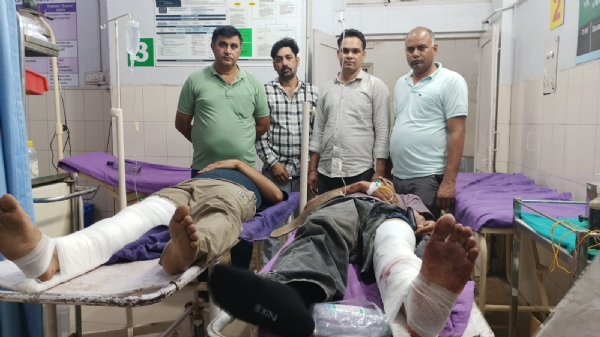 घायल अवस्था में भर्ती दोनों आरोपी। घायल अवस्था में भर्ती दोनों आरोपी।