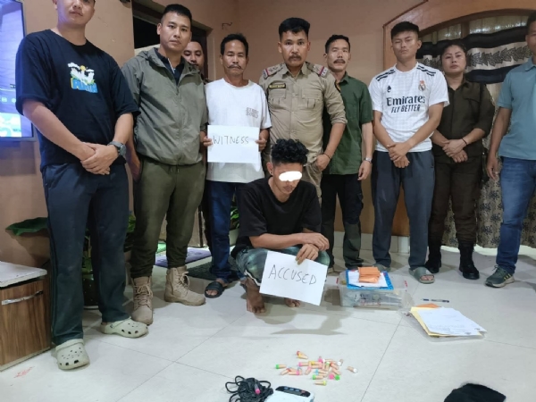 ईटानगर में कैपिटल पुलिस की स्पेशल एक्शन टीम ने ड्रग्स बेचने वाले एक व्यक्ति को गिरफ्तार किया ईटानगर में कैपिटल पुलिस की स्पेशल एक्शन टीम ने ड्रग्स बेचने वाले एक व्यक्ति को गिरफ्तार किया