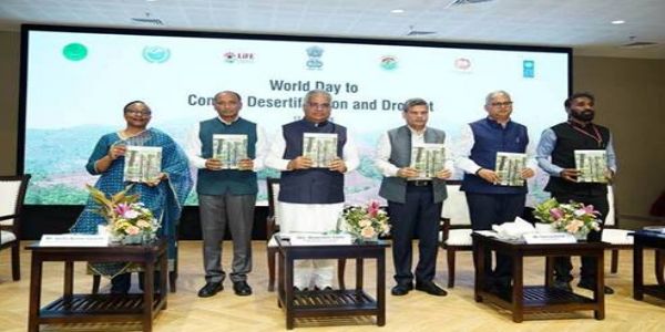 “इंडियन फॉरेस्टर” का विशेष संस्करण जारी करते केन्द्रीय मंत्री भूपेन्द्र यादव “इंडियन फॉरेस्टर” का विशेष संस्करण जारी करते केन्द्रीय मंत्री भूपेन्द्र यादव