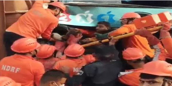 हादसे में शिकार लोगो के बचाव में जुटी एनडीआरएफ की टीम