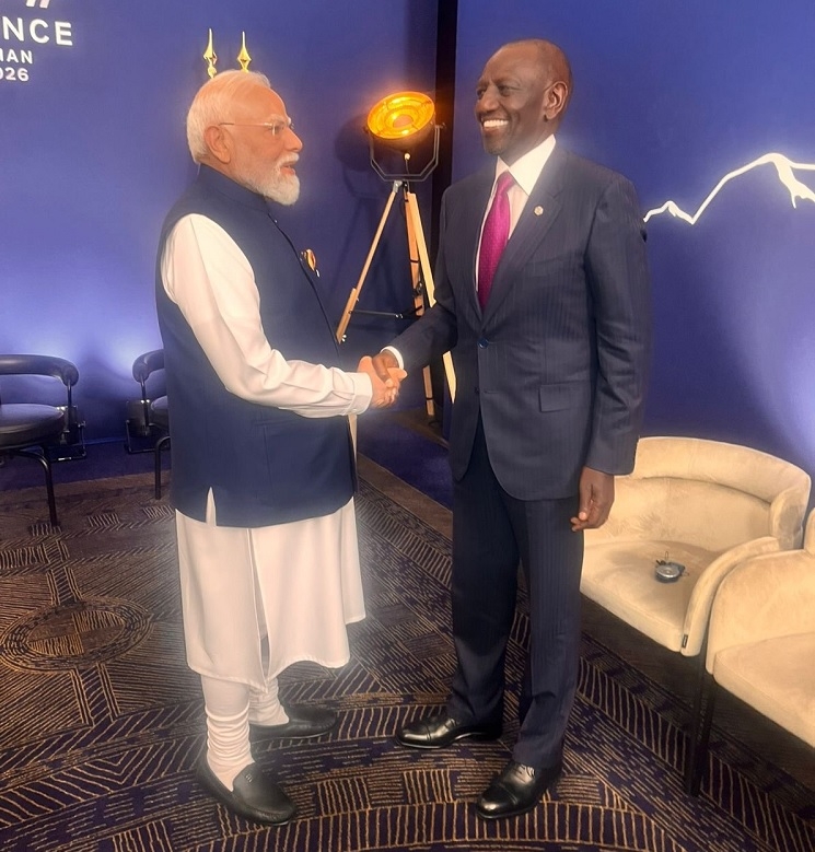प्रधानमंत्री नरेन्द्र मोदी ने जी-7 सम्मेलन में दुनिया के शीर्ष नेताओं से बातचीत की।