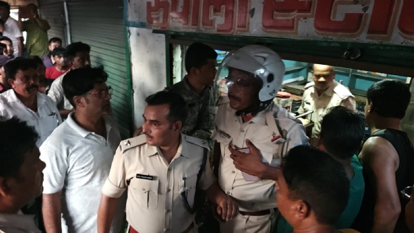 थाना प्रभारी ने संभाला मोर्चा थाना प्रभारी ने संभाला मोर्चा