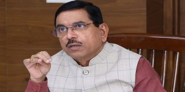 केंद्रीय मंत्री प्रह्लाद जोशी का (फाइल फोटो) केंद्रीय मंत्री प्रह्लाद जोशी का (फाइल फोटो)