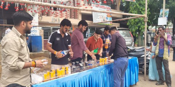 महाराणा प्रताप जयंती पर बीटीआई चौक में शरबत वितरण