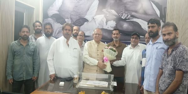 प्रतिनिधिमंडल ने कांग्रेस नेताओं से की मुलाकात, बाढ़ राहत समेत विभिन्न मुद्दे उठाए