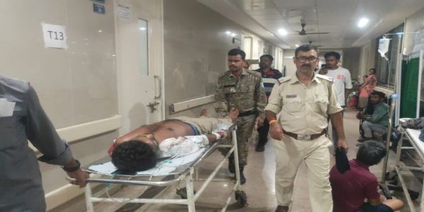 युवक पर फायरिंग, गंभीर