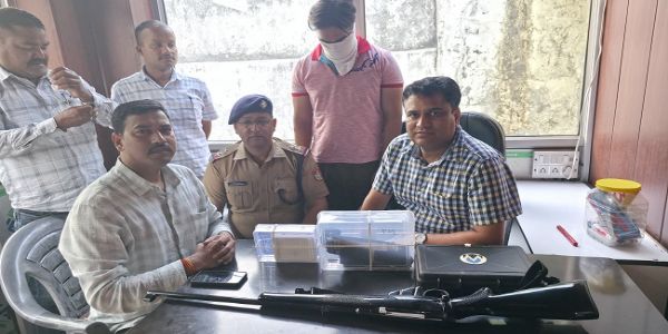 फर्जी शस्त्र लाइसेंस नेटवर्क पर एसटीएफ का एक और प्रहार, एक गिरफ्तार