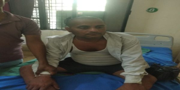 सीएचसी में आधार कार्ड मांगने पर युवक ने ओपीडी काउंटर में की तोड़फोड़, केस दर्ज