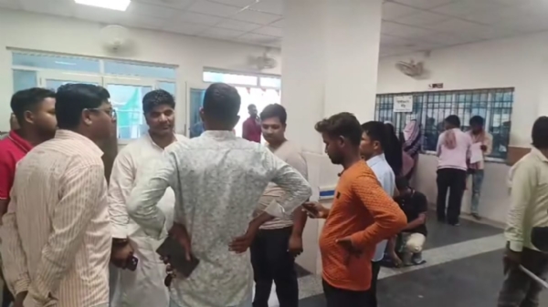 घटना के बाद सदर अस्पताल पहुंचे परिजन घटना के बाद सदर अस्पताल पहुंचे परिजन