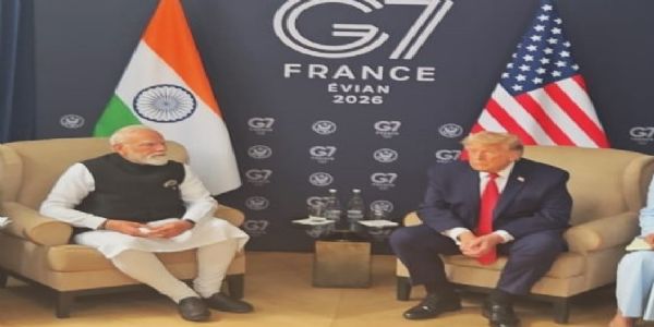 प्रधानमंत्री मोदी और राष्ट्रपति ट्रम्प मुलाकात के दौरान प्रधानमंत्री मोदी और राष्ट्रपति ट्रम्प मुलाकात के दौरान