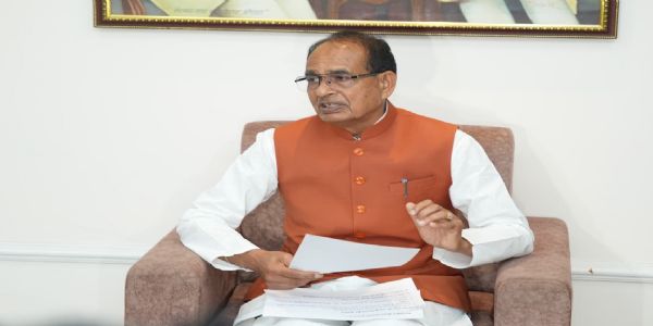 केंद्रीय मंत्री शिवराज सिंह चौहान के भोपाल निवास पर आयोजित पत्रकार वार्ता केंद्रीय मंत्री शिवराज सिंह चौहान के भोपाल निवास पर आयोजित पत्रकार वार्ता