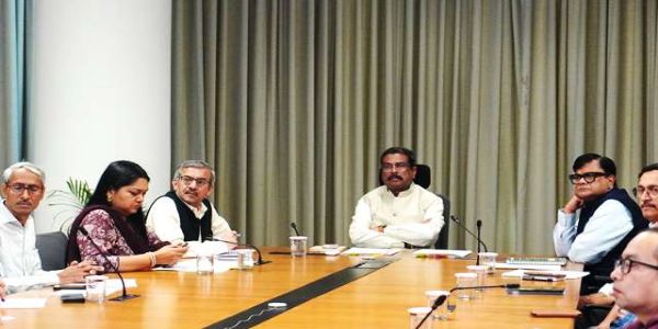 केंद्रीय शिक्षा मंत्री धर्मेंद्र प्रधान गुरुवार को नीट पुनर्परीक्षा की तैयारियों के लिए एक उच्चस्तरीय समीक्षा बैठक की अध्यक्षता करते हुए केंद्रीय शिक्षा मंत्री धर्मेंद्र प्रधान गुरुवार को नीट पुनर्परीक्षा की तैयारियों के लिए एक उच्चस्तरीय समीक्षा बैठक की अध्यक्षता करते हुए