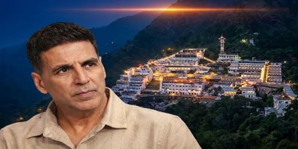 बॉलीवुड अभिनेता अक्षय कुमार ने श्री माता वैष्णो देवी मंदिर में पूजा-अर्चना की