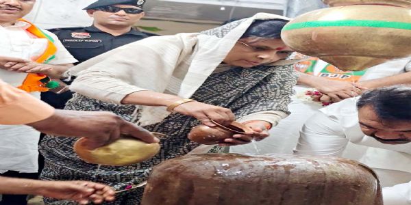भाजपा प्रदेश अध्यक्ष ने नूंह पहुंचकर नल्हड़ शिव मंदिर में किया जलाभिषेक