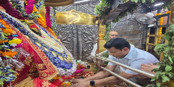एडीजी पियूष मोर्डिया ने मां विंध्यवासिनी धाम की सुरक्षा व्यवस्थाओं का लिया जायजा, दिए जरूरी निर्देश