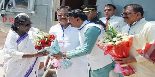 राष्ट्रपति पवित्र नगरी ओंकारेश्वर पहुंचीं, हुआ आत्मीय स्वागत