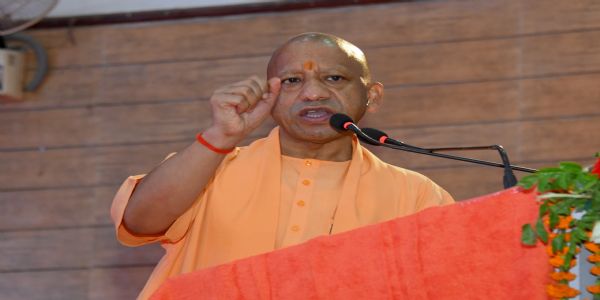 हमारा संकल्प है कि गोमाता को कटने नहीं देंगे और देश की सुरक्षा से खिलवाड़ नहीं होने देंगे : मुख्यमंत्री योगी