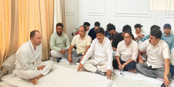 गोदियाल ने रिया के परिजनों को दी सांत्वना