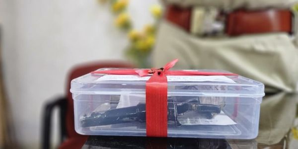 जुगसलाई थाना पुलिस ने अवैध हथियार के साथ नाबालिग को किया निरुद्ध
