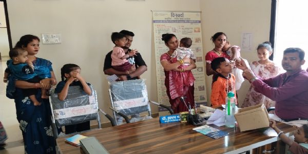आयुष पालीक्लिनिक में 250 से अधिक बच्चों को पिलाया गया स्वर्णप्राशन ड्राप