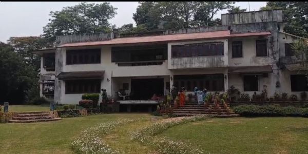 व्यवसायी के बंगले में तैनात निजी गार्ड की संदिग्ध मौत, परिजनों का हंगामा